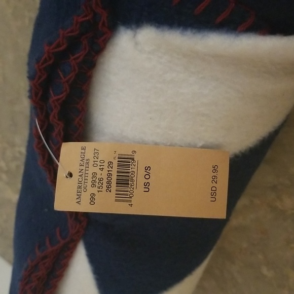 American Eagle Outfitters Logo Fleece Throw blanket - Picture 2 of 4